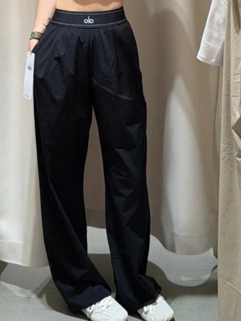 Black ALO Yoga Straight Leg Loose Fit Trouser Pants 😉 NWT (Regular:30" Inseam)